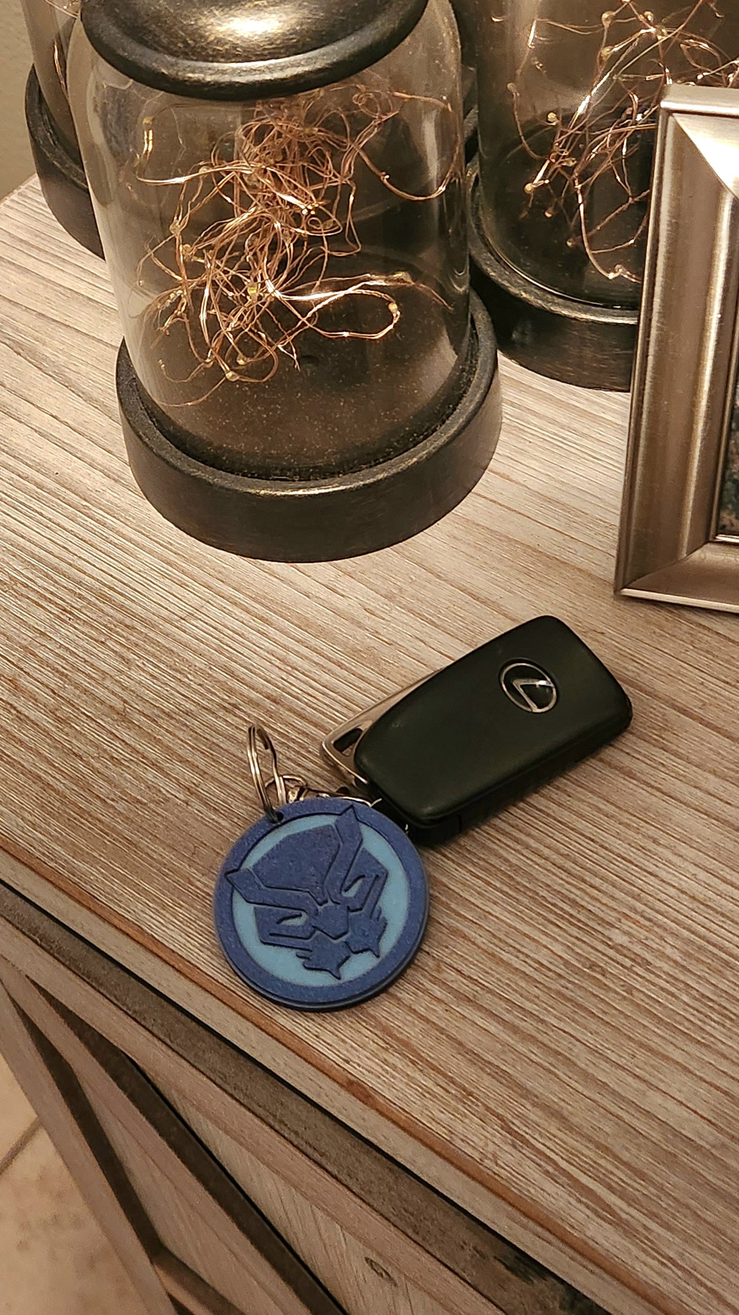 Black Panther (Logo) Glow-in-the-dark Keychain